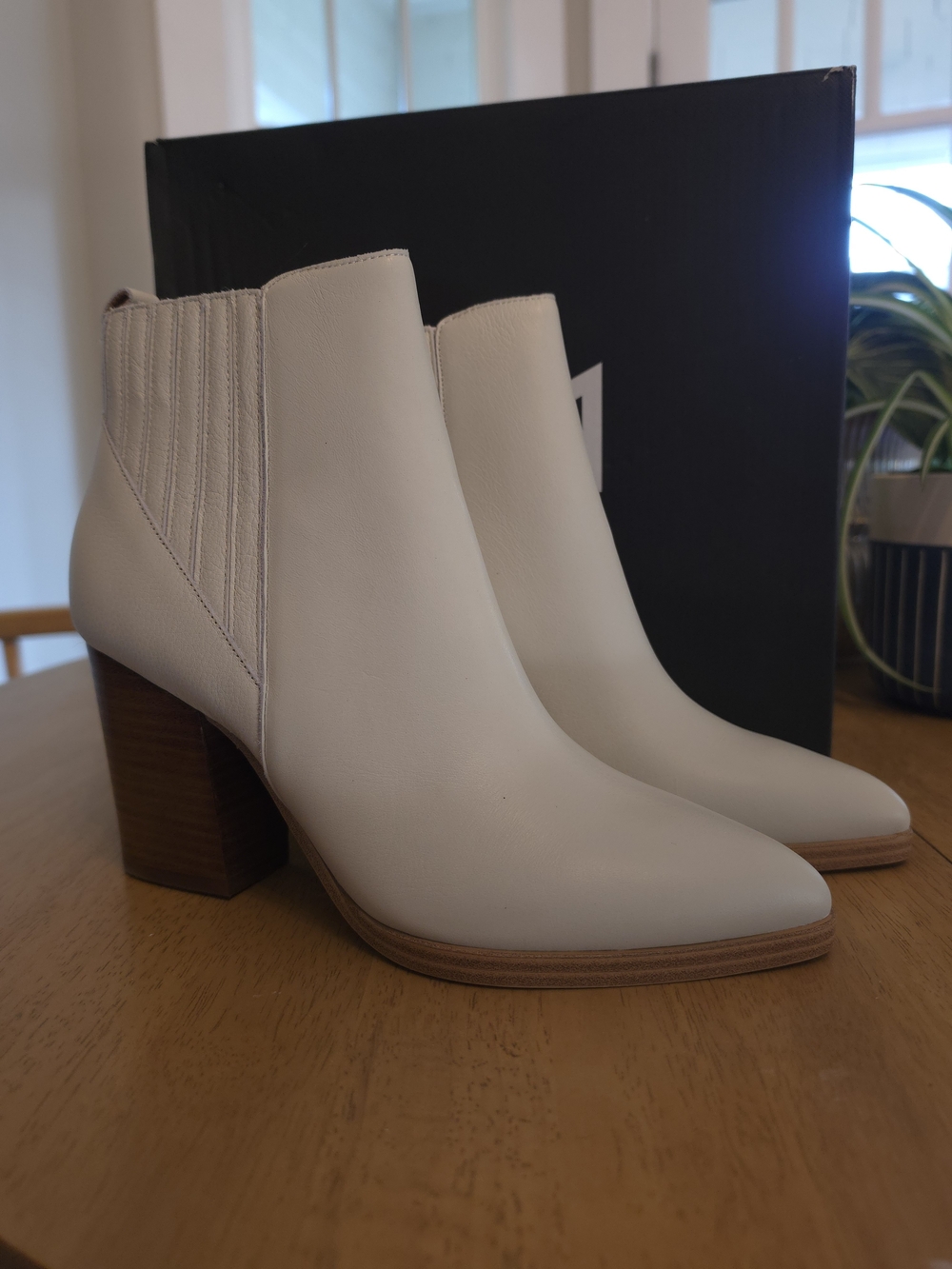 Marc Fisher LTD Ivory Leather Bootie Size 7
